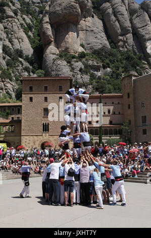 Un castell,est une tour humaine,à la montagne de Montserrat.abbaye bénédictine.Santa Maria de Montserrat près de Barcelone..Catalogne.Espagne Banque D'Images