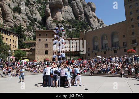 Un castell,est une tour humaine,à la montagne de Montserrat.abbaye bénédictine.Santa Maria de Montserrat près de Barcelone..Catalogne.Espagne Banque D'Images