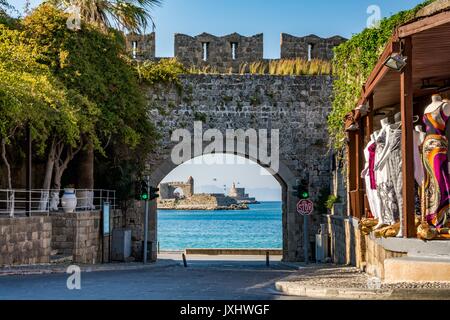 Sainte Catherine porte à la vieille ville de Rhodes, l'île de Rhodes, Grèce Banque D'Images