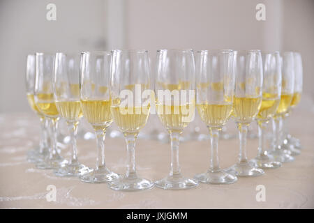 Verres de champagne modalités de réception de mariage Banque D'Images