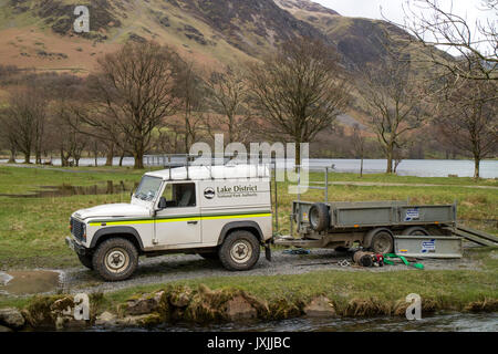 Les gardes du parc national dans la vallée de Buttermere, Parc National de Lake District, Cumbria, England, UK Banque D'Images