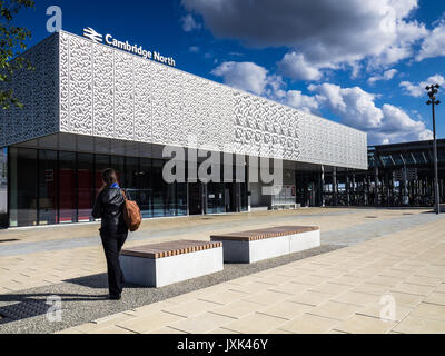 La gare du nord de Cambridge - ouvert 2017 desservant Cambridge et le parc scientifique. Conception basée sur Conway's Game of Life. Architectes Atkins. Banque D'Images