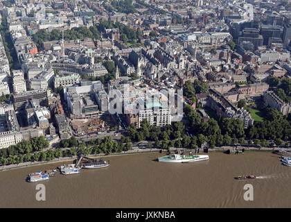 Vue aérienne du Victoria Embankment & Strand, London, UK Banque D'Images