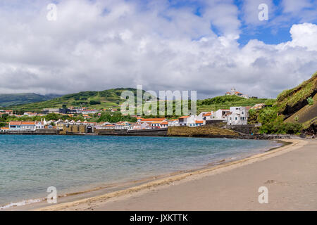 La plage de Porto Pim (Praia do Porto Pim) à Horta, île de Faial, Açores Banque D'Images
