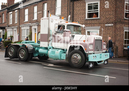 American Vintage Tracteur Mack Truck Banque D'Images