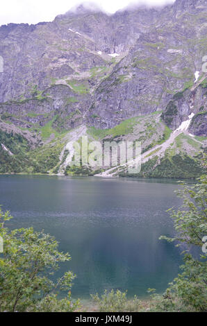 Le majestueux lac Morskie Oko à Zakopane, Pologne. Banque D'Images