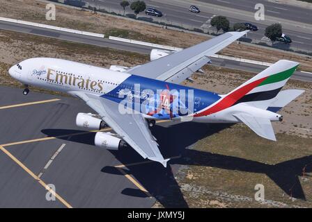 Unis AIRBUS A380-800 A6-EON 'LA' LANDING DODGERS DE LOS ANGELES Banque D'Images