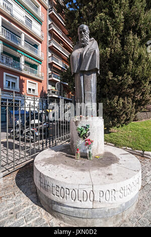 Granada, Espagne - 16 février 2013 : Monument à fray Leopoldo de Alpandeire sur la Plaza del Triunfo, Grenade, Andalousie, Espagne Banque D'Images