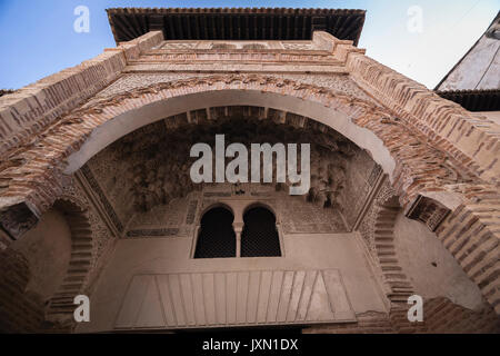 Corral del Carbon est un alhondiga andalou du 14e siècle qui a servi d'entrepôt de marchandises, plus ancien bâtiment de Granada, Espagne Banque D'Images