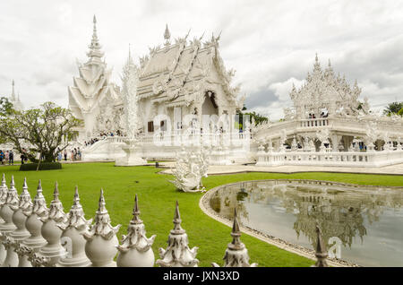 Wat Rong Khun, Temple blanc, Chiang Rai, Thaïlande Banque D'Images