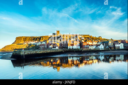 Vieille ville de Whitby sur le port, Yorkshire du Nord Banque D'Images