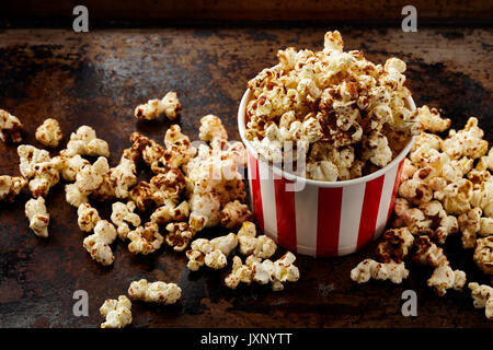 Épicé à la citrouille électrique popcorn Banque D'Images