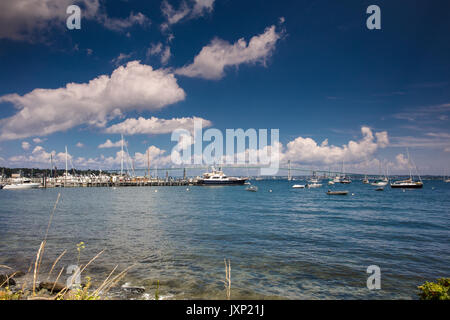 L'Clairborn Pell pont de Newport comme vu de Conaicus Avenue à Jamestown, RHODE ISLAND. Banque D'Images
