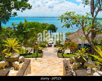 Bali, Indonésie - 14 Avril 2014 : Vue de l'entrée principale du Four Seasons Resort at Jimbaran Bay Banque D'Images