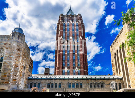 Grand bâtiment rouge des bâtiments de l'université de Yale New Haven dans le Connecticut. Banque D'Images