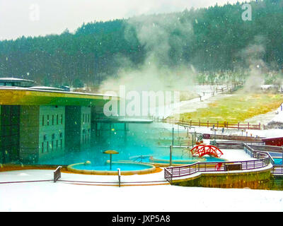 Á Egerszalok, la Hongrie - janvier 06, 2016 : Le peuple se reposant à l'Saliris resort. Banque D'Images