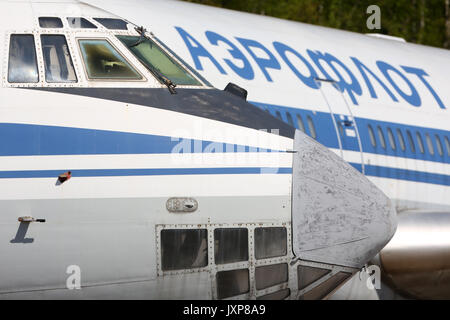 Sheremetyevo, Région de Moscou, Russie - 22 mai 2014 : Ancien Aeroflot Iliouchine Il-76T RA-76460 et l'IL-86 RA-86103 à permanent international Sheremetyevo Banque D'Images