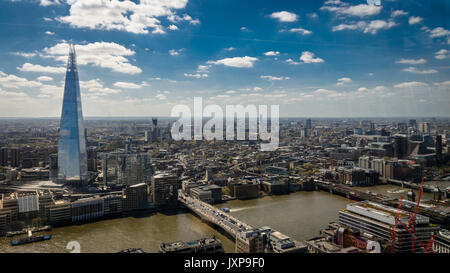 Londres (Royaume-Uni) - mai 2016. Vue aérienne de l'écharde du ciel jardin terrasse. Le format paysage. Banque D'Images