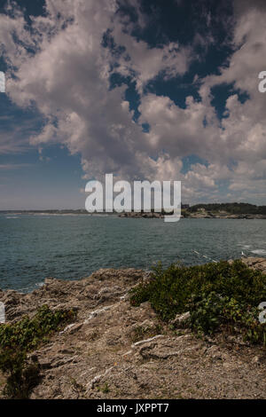 Brouillard de levage de Fort off Wetherill à Jamestown, RHODE ISLAND. Banque D'Images