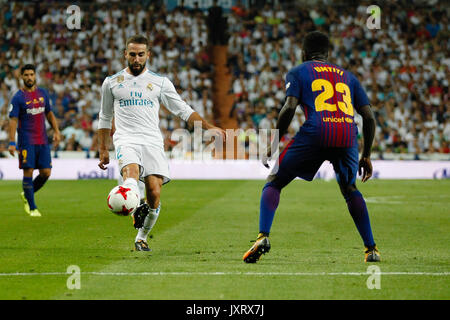 Madrid, Espagne. Août 16, 2017. Daniel Carvajal Ramos (2) joueur du Real Madrid. Samuel Umtiti (23) joueur du FC Barcelone.Super Coupe d'Espagne entre le Real Madrid vs FC Barcelone au Santiago Bernabeu à Madrid, Espagne, le 16 août 2017 . Gtres más información : crédit en ligne Comuniación,S.L./Alamy Live News Banque D'Images