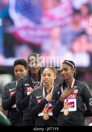 Londres, Grossbritannien. 13e Août 2017. L'équipe mit Siegerehrung USA/ 1.Platz mit Medaillen, mit Quanera Hayes, Allyson Felix (2.v.r), Shakima Wimbley, Phyllis Francis Finale Staffel 4 x 400 m der Frauen, am 13.08.2017 Leichtathletik Weltmeisterschaft 2017 à Londres/ Grossbritannien, vom 04.08. - 13.08.2017. | Verwendung weltweit Credit : dpa/Alamy Live News Banque D'Images