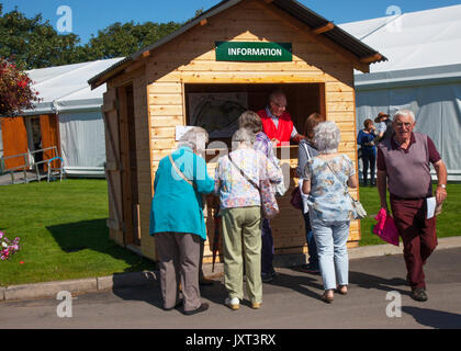 Southport, Merseyside, Royaume-Uni. Août 17, 2017. Jour d'ouverture de Southport Flower Show comme exposants, concepteurs, jardin floral et expositions Bienvenue à l'arrivée de jusqu'à 80 000 visiteurs attendus à ce célèbre événement annuel. /AlamyLiveNews MediaWorldImages crédit ; Banque D'Images