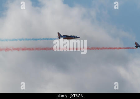 Biggin Hill, Royaume-Uni. Août 17, 2017. Patrouille de France ses pratiques de Biggin Hill avant le Festival de l'Airshow Vol Flying Afficher cette semaine. Credit : Keith Larby/Alamy Live News Banque D'Images