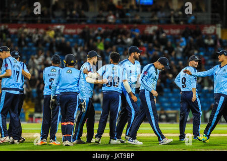 Leeds, UK. Août 17, 2017. Yorkshire Vikings célébrer un guichet au cours du Yorkshire Vikings v Northamptonshire Steelbacks à l'Headingley sur 20170817 Août 2017. Credit : SB La photographie de sport/Alamy Live News Banque D'Images