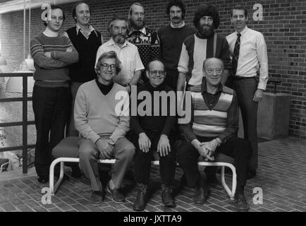 Sciences de la terre et des planètes, Robert Long, Hans Eugster, Owen Phillips, Dimitri, Sverjenski Peter Olsen, Lawrence UNE Hardie, David Redli Veblen, John Mott Ferry, Declan De Paor, Steven Mitchell Stanley, photo de groupe, certains de la faculté dans le hall d'Olin, 1985. Banque D'Images