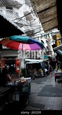 Yaowarat Road Side Street Petit Chinatown Bangkok Thaïlande Samphathawong di Banque D'Images