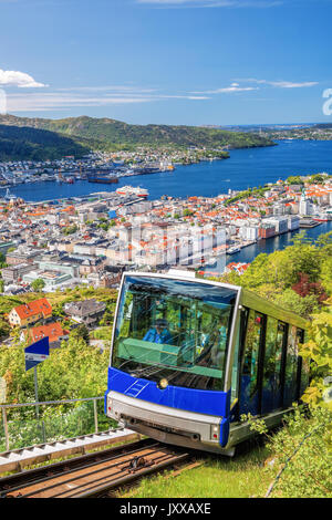 Vue de Floyen avec ascenseur dans la région de Bergen en Norvège Banque D'Images