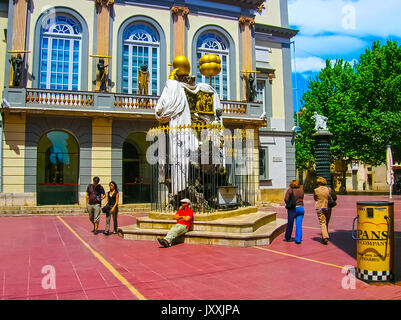 Figueres, Espagne - 07 mai 2007 : Monument de la philosophe catalan Francesc Puzholsu Banque D'Images