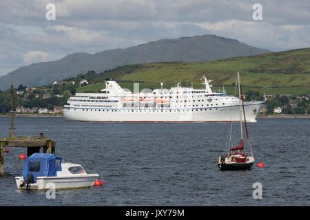 Le MV Ocean Majesté jusqu'à passé la rivière sur la rivière Clyde Gourock, Ecosse, Royaume-Uni Banque D'Images