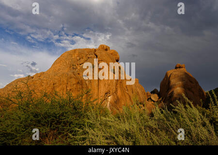 Omandumba guest Farm (ferme) : dans les rochers de granit, les montagnes Erongo près de Omaruru, Erongo, Namibie Région Banque D'Images