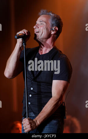 Montréal, Canada 16/08/2017 .Bruno Pelletier fonctionne à la Supernova spectacle en plein air qui a eu lieu au cours de la Semaine de la fierté de Montréal. Banque D'Images