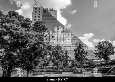 L'Estrel Hotel Moderne et cher à Berlin Neukoelln - BERLIN / ALLEMAGNE - septembre 2, 2016 Banque D'Images