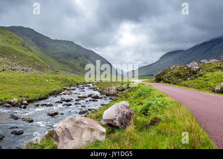 L'A896 près de Loch Torridan, une partie de la côte nord 500 route touristique, Ross et Cromarty, Highland, Scotland, UK Banque D'Images