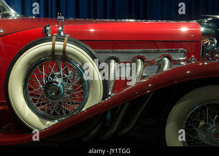 Détail d'un 1935 Duesenberg Model SJ Dual-Cowl Phaeton au Musée Louwman, La Haye, Pays-Bas Banque D'Images