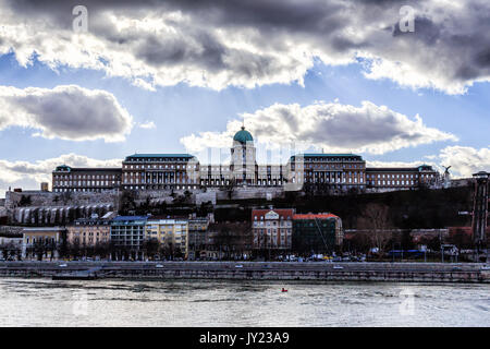 Château de Buda vue à partir de la promenade du Danube, Budapest, Hongrie Banque D'Images