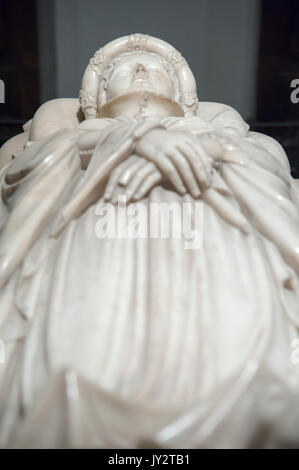 Tombeau gothique et monument de Ilaria del Carretto de Jacopo della Quercia dans la Cattedrale di San Martino (la cathédrale de Lucques) dans la région de Lucca, Toscane, Italie. 3 Aug Banque D'Images