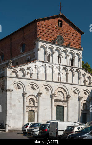 Église romane de Santa Maria Forisportam à Lucca, Toscane, Italie. 3 août 2016 © Wojciech Strozyk / Alamy Stock Photo Banque D'Images