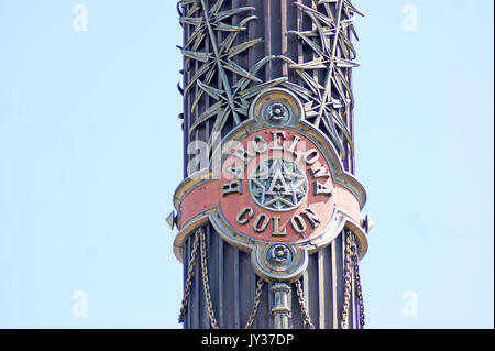 En l'honneur du premier voyage de Columbus dans les Amériques, ce monument de 1888 se dresse au bout de Las Ramblas à Barcelone, Catalogne, Espagne. Banque D'Images