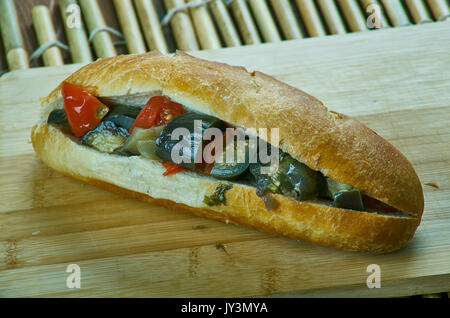 Caponata Sicilienne - Sandwiches pique-nique l'aubergine relish, Close up Banque D'Images