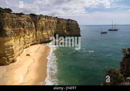 Célèbre Praia da Marinha plage en Algarve, Portugal Banque D'Images
