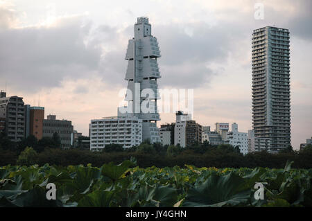 Sofitel Tokyo est un hôtel de caractère à Ueno, Tokyo. Initialement appelé Hotel Cosima lorsqu'il fut construit en 1994, le Sofitel Tokyo a été démoli en 2006. Banque D'Images