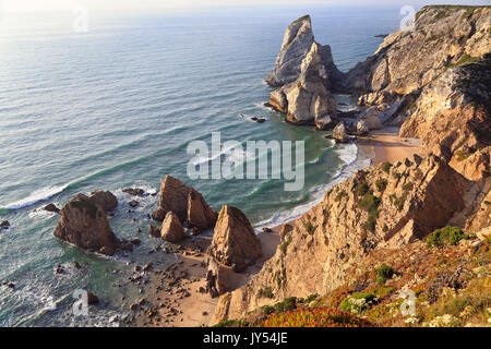 Vue de la Grande Ourse, situé près de la plage de Cabo da Roca, à Sintra, Portugal Banque D'Images