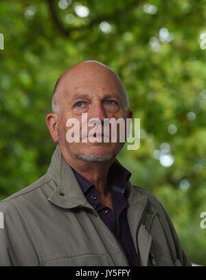 Edinburgh, Ecosse, Royaume-Uni. 18 août, 2017. Edinburgh International Book Festival. Vendredi 18 Août. L'archéologue et auteur John Hunter parle de son livre 'Les petites îles". Crédit : Stuart Cobley/Alamy Live News Banque D'Images