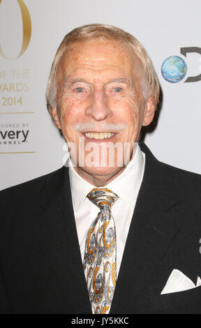 Photos de fichier : Sir Bruce Forsyth, Broadcasting Press Guild (GPB) Television & Radio Awards, le Théâtre Royal de Drury Lane, London UK, le 28 mars 2014, photo de Richard Goldschmidt : Riche de crédit Gold/Alamy Live News Banque D'Images