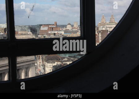 Liverpool, Royaume-Uni. 18 août, 2017. UK - belle journée ensoleillée à Liverpool, Angleterre Crédit : Gari Wyn Williams/Alamy Live News Banque D'Images