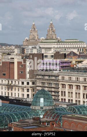 Liverpool, Royaume-Uni. 18 août, 2017. UK - belle journée ensoleillée à Liverpool, Angleterre Crédit : Gari Wyn Williams/Alamy Live News Banque D'Images